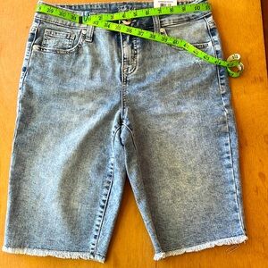 Style & co. Denim shorts, new, size 4 petite